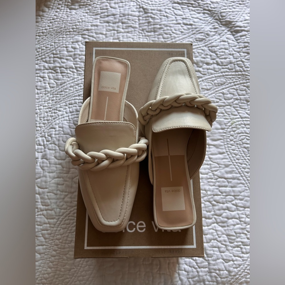 Women’s Dolce Vita Sandal NWT